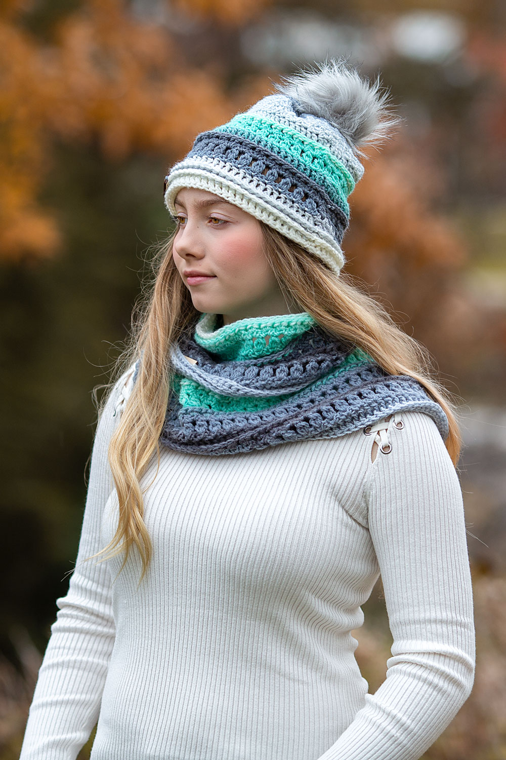 Wintergreen Hat And Infinity Scarf - Click Image to Close